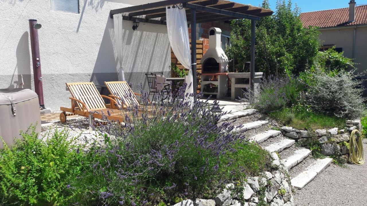 Holiday Home Ivana Pasjak Exterior foto